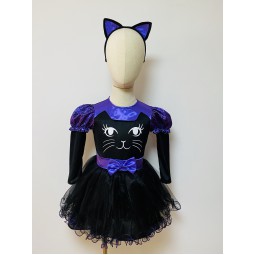 COSTUME
