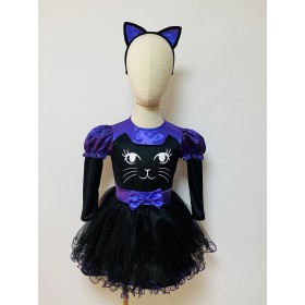 COSTUME